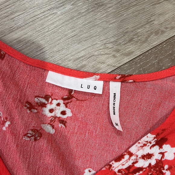 Red floral top - Picture 3 of 4